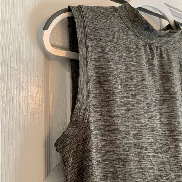 CALIA by Carrie Underwood Black Sleeveless Muscle Tee - Picture 3 of 10